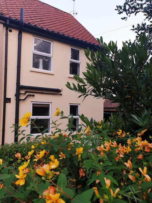No6 High Street Apartman Edwinstowe Kültér fotó