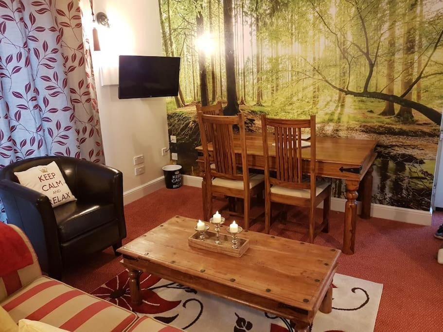 No6 High Street Apartman Edwinstowe Kültér fotó